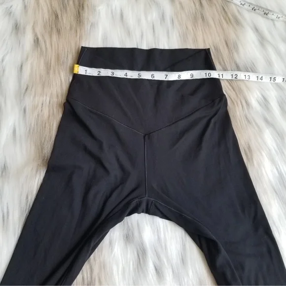 Aerie Offline Real Me High Waisted 
Crossover Super Flare Leggings Pants 
Size M - Picture 6 of 11